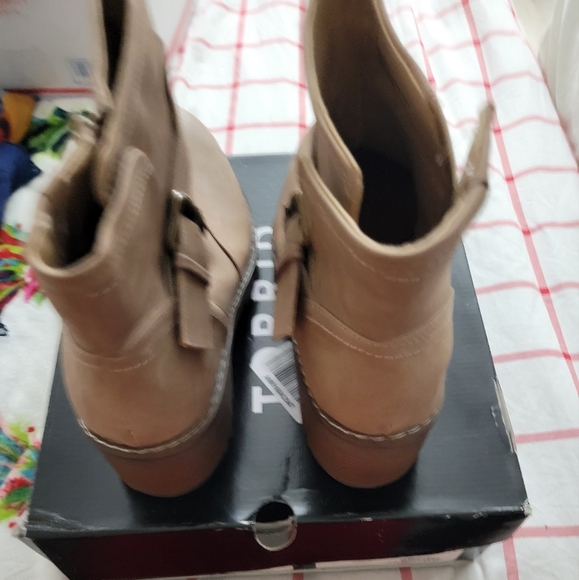 Nwt 12ww torrid chunky tan ankle boot - Picture 2 of 6